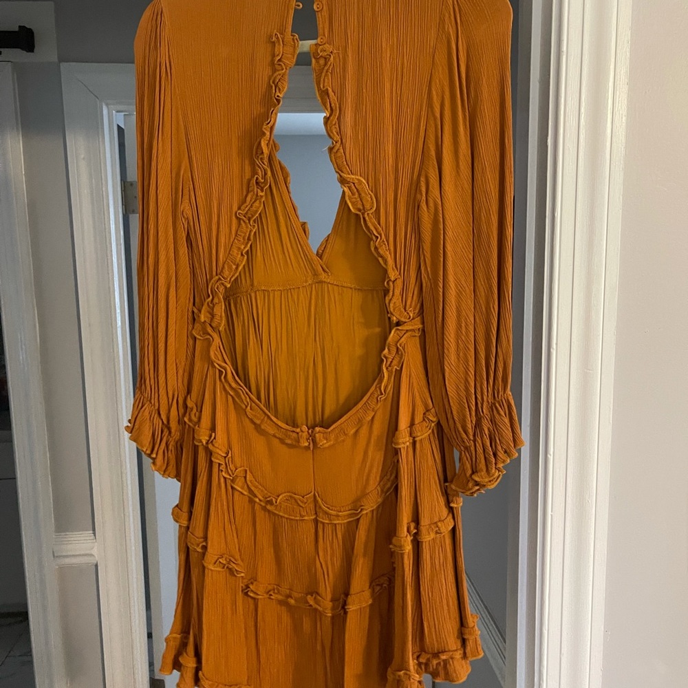 Vestique Open-Back Dress